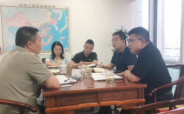 精准走访 成都锦江区“服务团”助推企业高质量发展_fororder_海仓海会议室内-供图单位-成都市锦江区融媒体中心