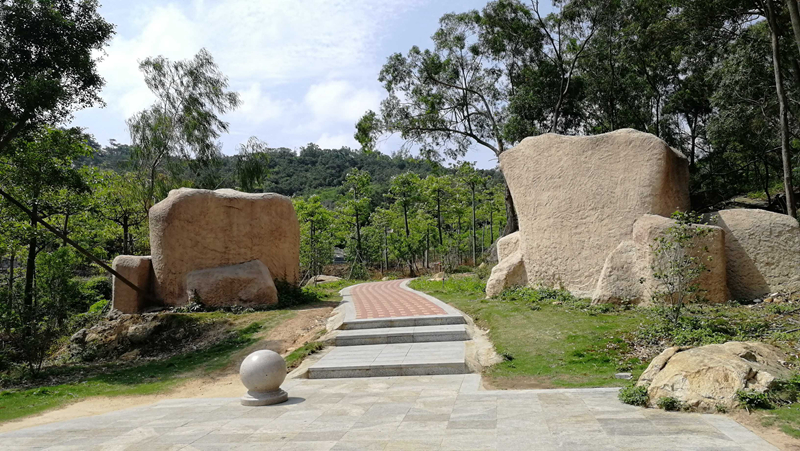 【舆情 列表】【滚动新闻】【地市 福州】石狮灵秀山森林公园登山步道指路牌应多些
