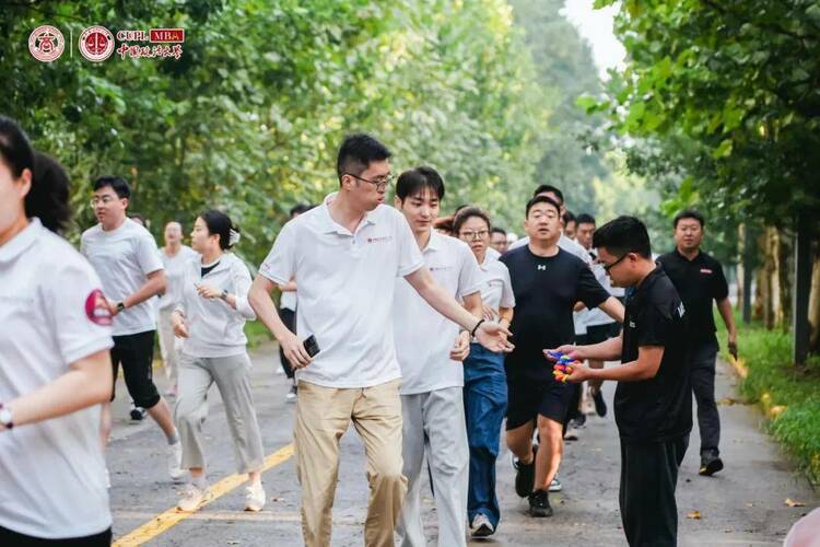 中国政法大学商学院2024级专硕法商实践课堂多图直击！