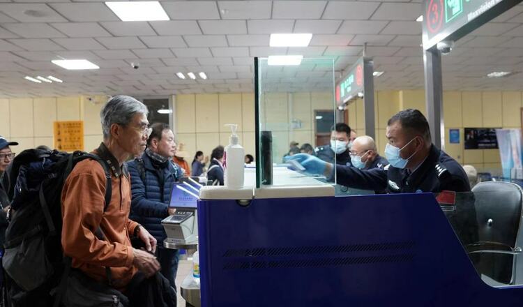 红其拉甫口岸：向西开放“最高”桥头堡