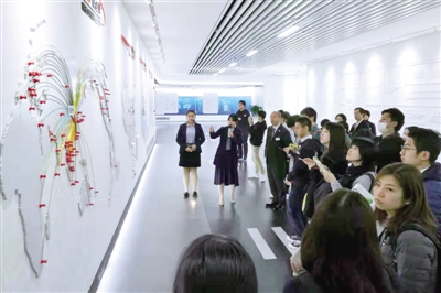 日本青年代表团到郑州航空港区参观考察