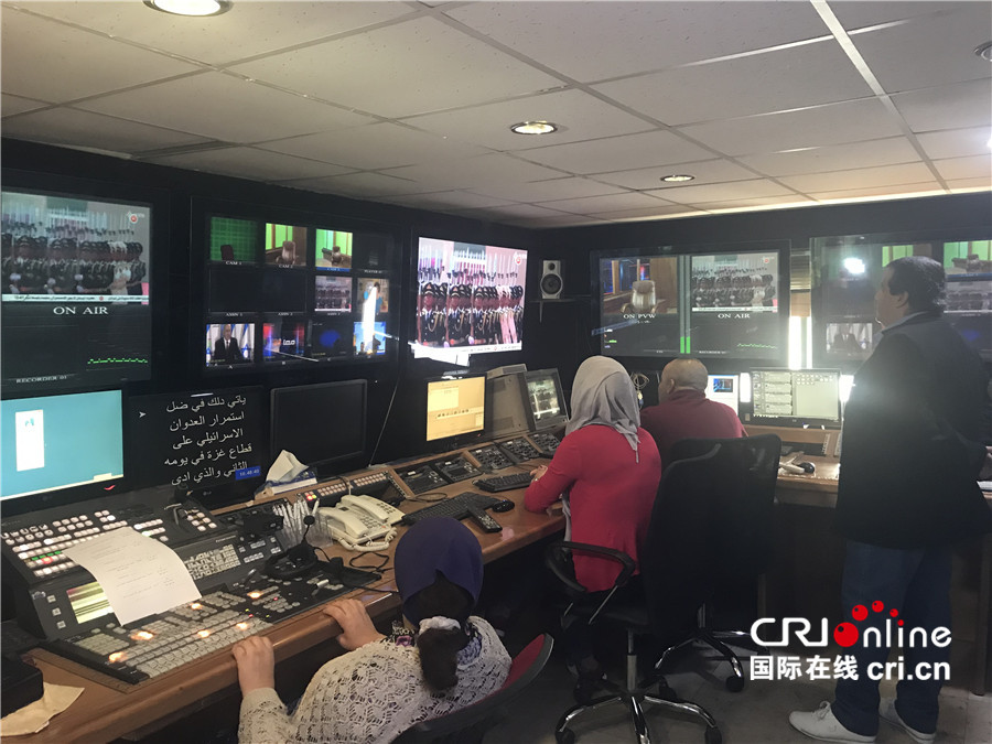 图片默认标题_fororder_1.巴勒斯坦马安电视台播出中央广播电视总台制作的阿语版电影《大阅兵﹒2019》。（摄影孙伶俐）.JPG