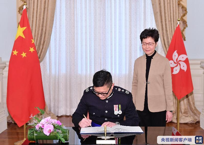 国务院任命邓炳强为香港警务处处长