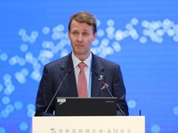 诺基亚公司副总裁李思拓发言