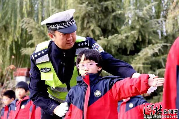 邢台：交通安全从娃娃抓起