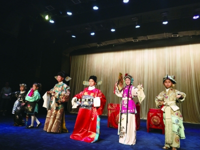 三眼桥小学牵手武汉京剧院开启国粹研学之旅