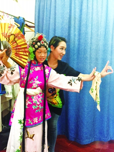 三眼桥小学牵手武汉京剧院开启国粹研学之旅