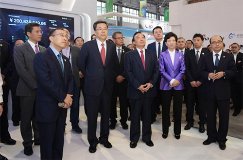数字化蒙牛闪亮数博会