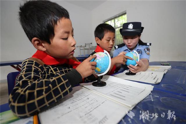 孝感这所小学仅有2名学生