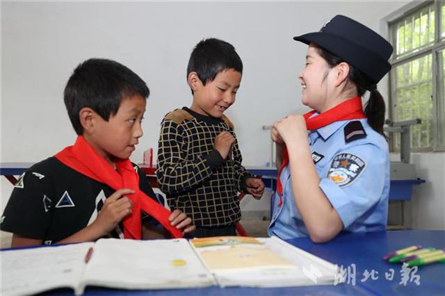 孝感这所小学仅有2名学生