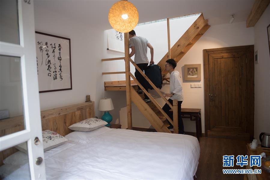 废旧乡村礼堂 变身书香民宿