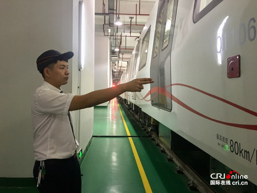 【cri看福建 列表】（显示标题：赵强的“轨道青春”：工号001的荣与责）地铁司机赵强的“轨道青春”：工号001的荣与责