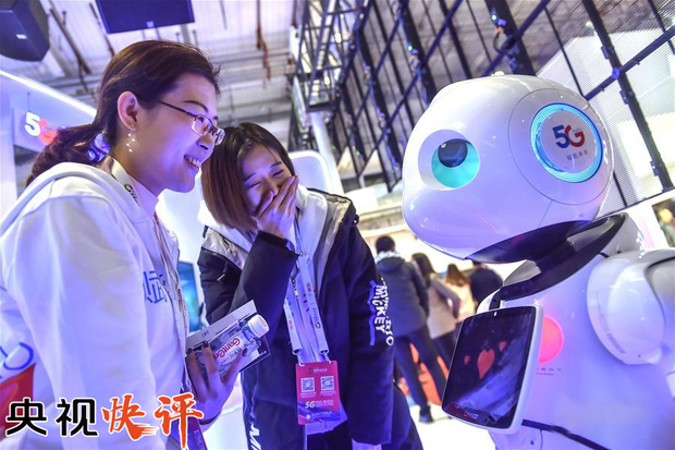 【央视快评】增强必胜信心，实现第一个百年奋斗目标