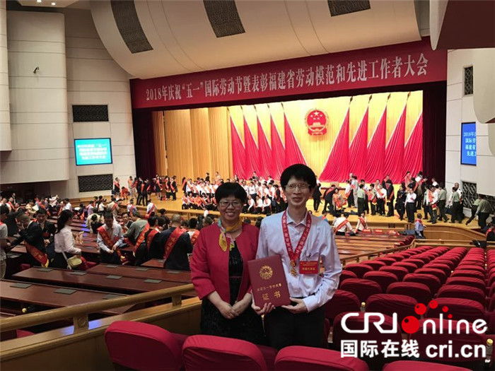 【大头条】【福建好故事 主推】盲人音乐家陈君恩：在苦难中绽放“光明”