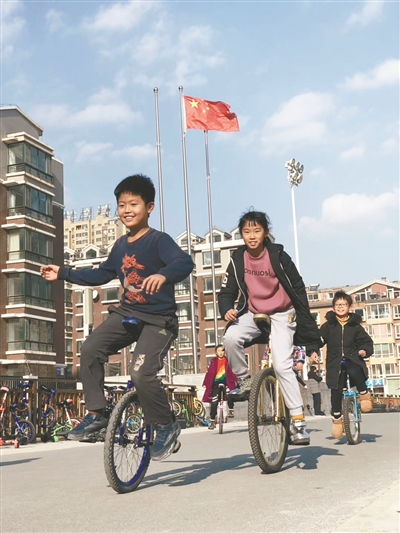 沈阳：独轮车上的小学