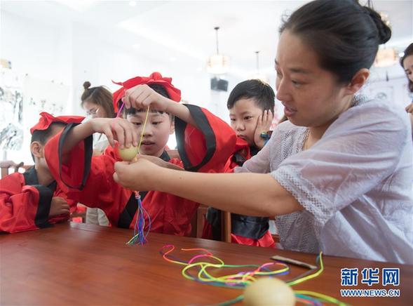 新华网评：让端午传统文化更具生命力