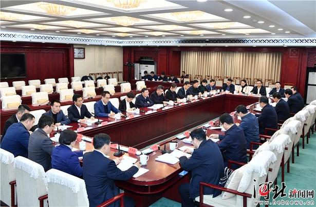 王东峰与省委党校第八期中青年干部培训班学员座谈