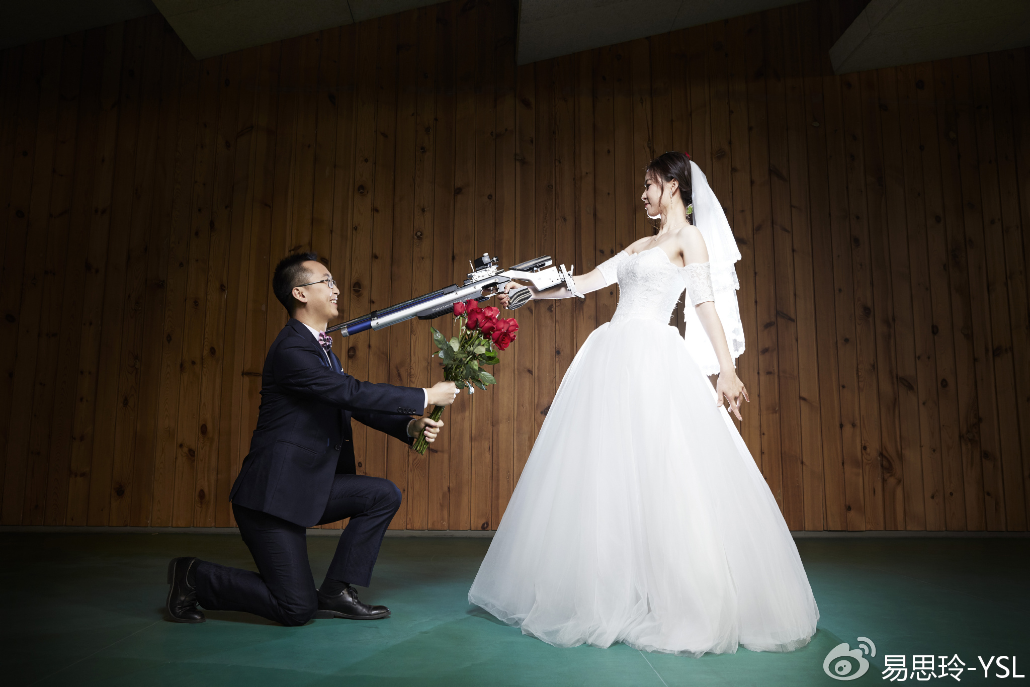 射击奥运冠军晒婚纱照秀恩爱
