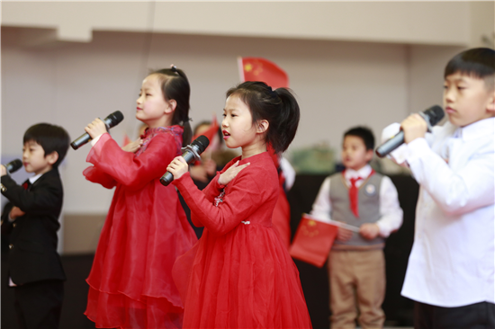 （供稿 教育列表 三吴大地南京 移动版）南京琅琊路小学师生颂祖国迎新年