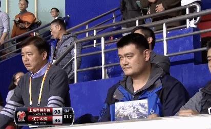 争议判罚+冲突不断 这样的CBA看得姚明直摇头