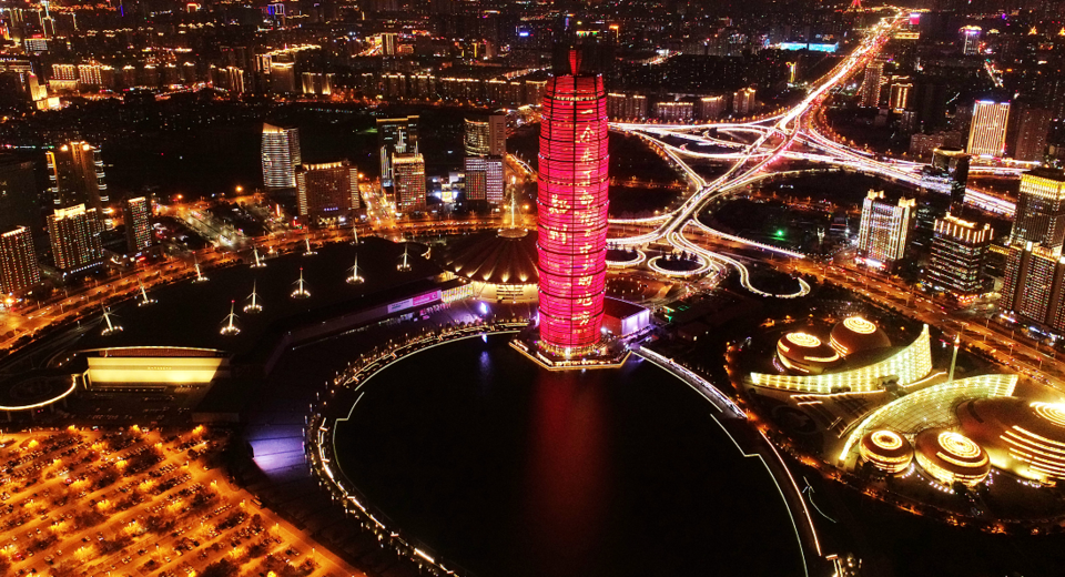 【焦点图-大图】【移动端-轮播图】迎元旦，郑州“大玉米”上演灯光秀
