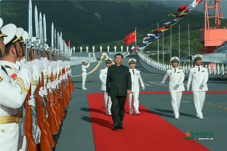 首艘国产航母交付海军，交接入列现场这些图你还没看过