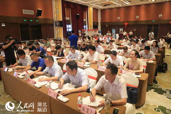 湖北省首个旅游综合保险协议诞生 为游客保驾护航