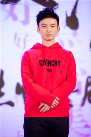 演了部假电影？《乘风破浪》董子健角色成谜