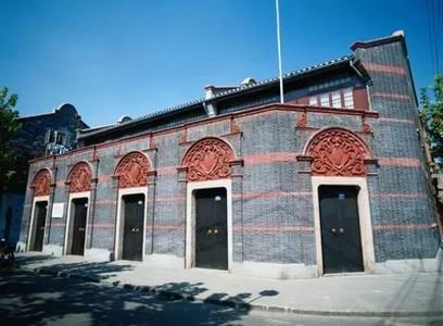 头条 | 红色旅游，让我们跟着他走！