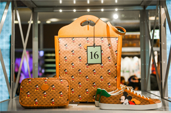 备注：客户稿件 和品牌方Gucci合作（供稿 企业列表 三吴大地南京 移动版）GUCCI PIN限时店亮相南京德基广场
