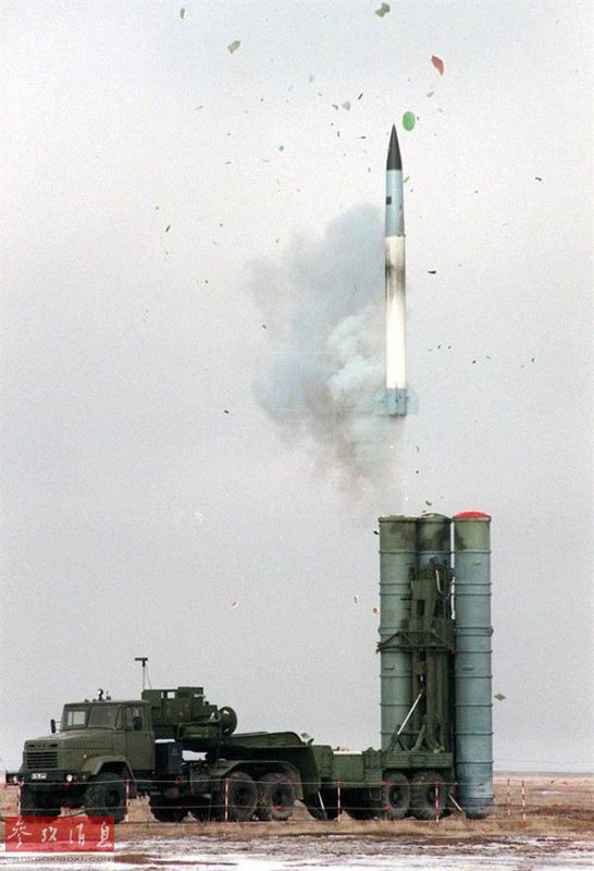 俄新S-400防空导弹竟由大妈手工组装