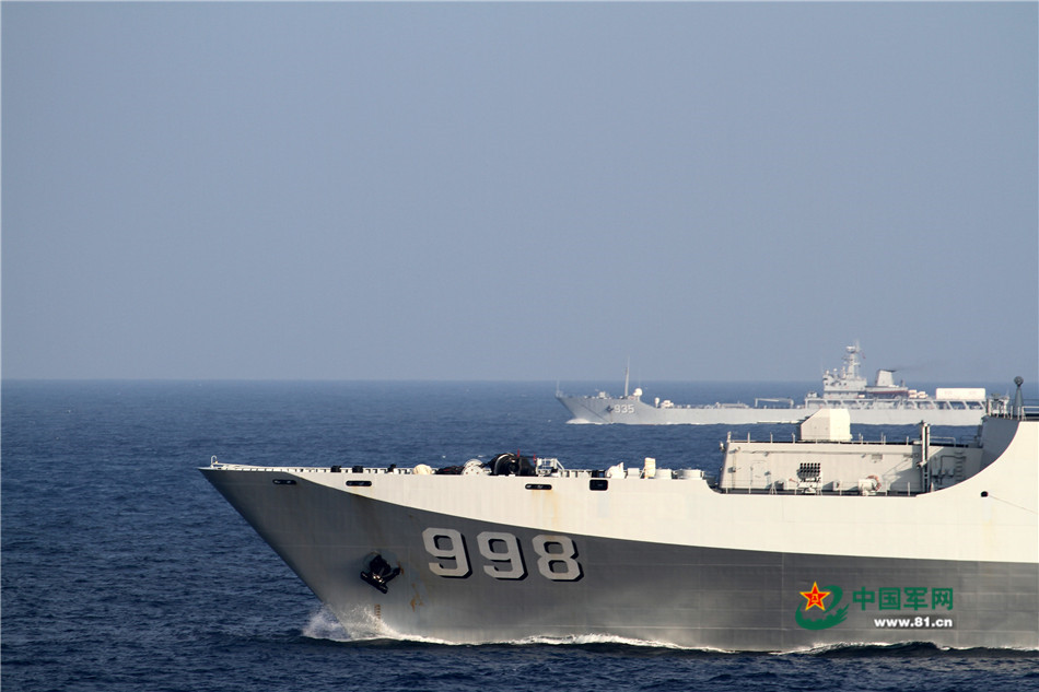 沧海亮剑 10艘演练登陆舰霸气出征