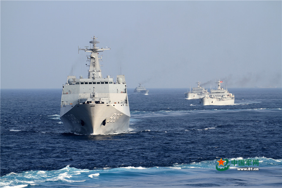 沧海亮剑 10艘演练登陆舰霸气出征