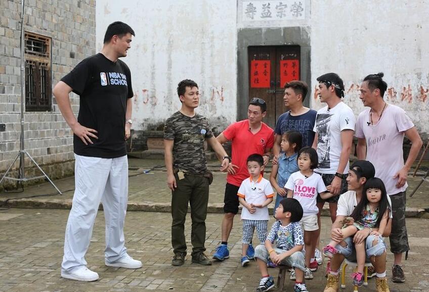 姚明退役这些年：多重身份 篮球事业屡创历史
