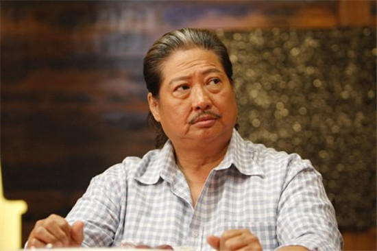 周星驰洪金宝闹不和 他一句话说出了事实_娱乐_腾讯网