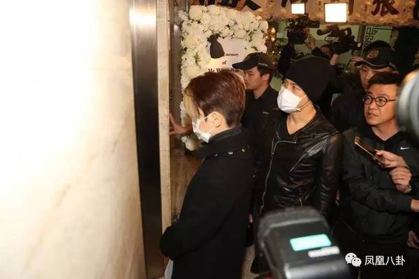 一场葬礼，汇集了李嘉欣丈夫生命中重要的3位女人