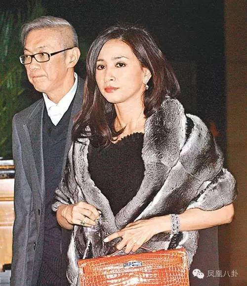一场葬礼，汇集了李嘉欣丈夫生命中重要的3位女人