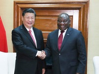 习近平同南非总统拉马福萨举行会谈