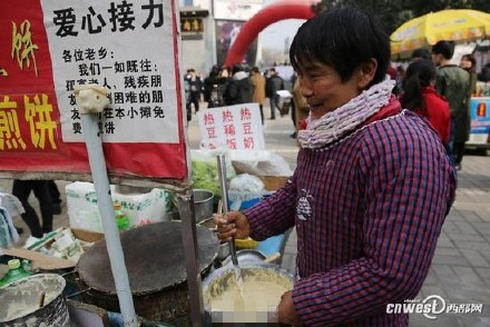 “煎饼侠”夫妻：9年为特殊群体提供免费煎饼