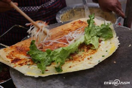 “煎饼侠”夫妻：9年为特殊群体提供免费煎饼
