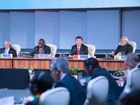 习近平出席“金砖+”领导人对话会