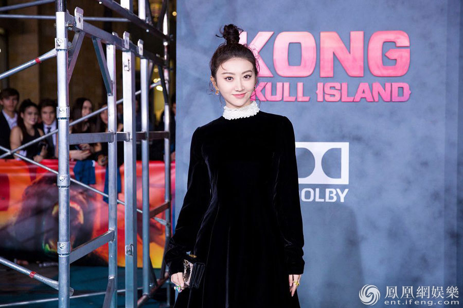 《金刚：骷髅岛》洛杉矶首映 景甜与抖森亲密自拍