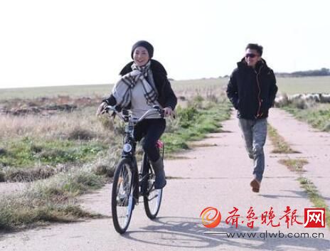 52岁张曼玉被曝遭甩 揭秘张曼玉的感情史 情感之路为什么这么坎坷