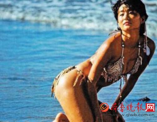 看过林青霞的脚趾头 这位大导演朱延平整夜都睡不着 这图片告诉你林青霞的脚有多美