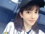 高清：超清纯棒球迷妹晒私照 观众：无心看球