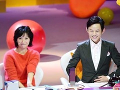 徐静蕾《奇葩说》秀恩爱 猛赞黄立行：哪儿都好！