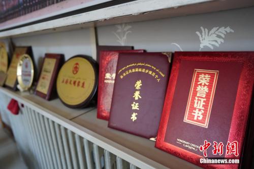(新时代·幸福美丽新边疆)这位锡伯族母亲 感动了新疆伊犁河谷