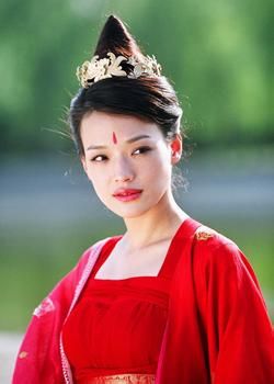 能hold住古装红衣的女星 谁最倾国倾城？