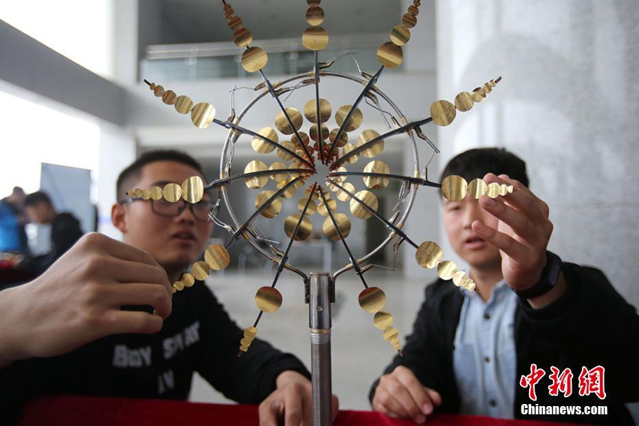 【图说5推荐】南京大学生奇思妙想展“机械之美”