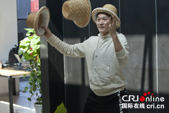 【文化标题摘要】换个姿势“吃小面” 重庆首部跨界融合舞台剧开票